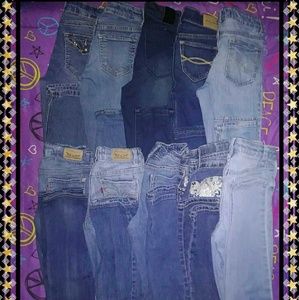 PREOWNED~ 10 PAIR GIRLS JEANS (DIFFERENT BRANDS)